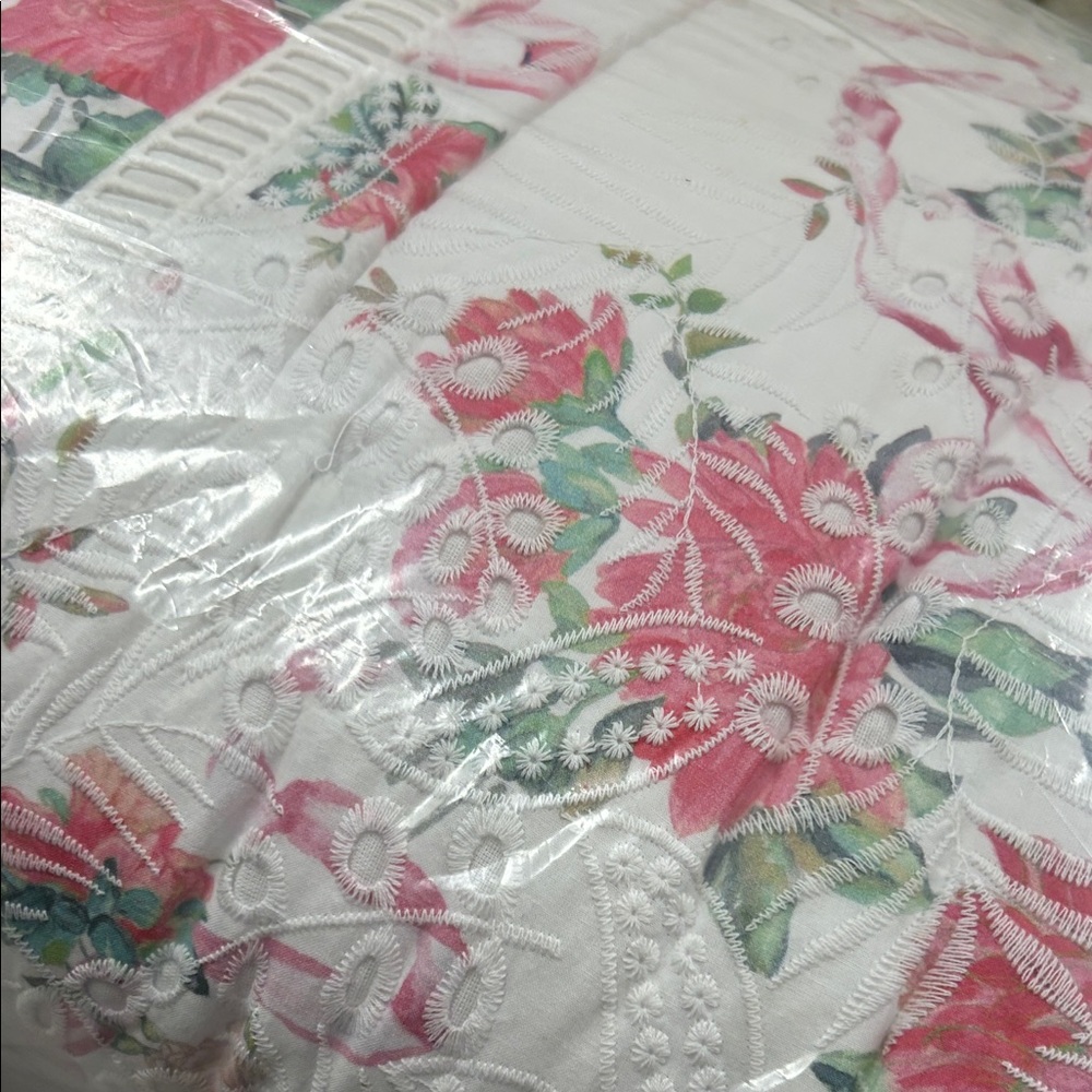 LoveShackFancy Cabbage Rose Quilt Bedding Floral Lace Lace Detail Full Queen NEW - Picture 7 of 7